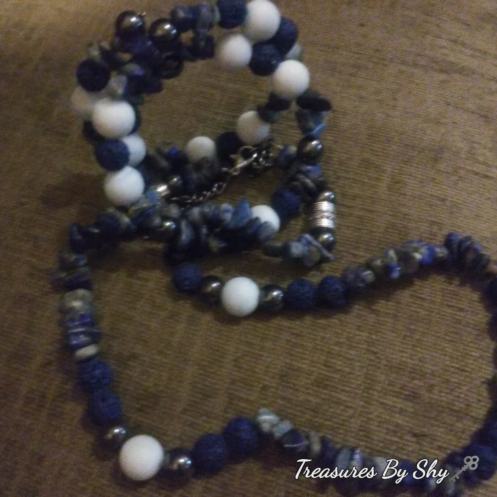 Necklace and memory wire bracelet - Picture 4 of 5